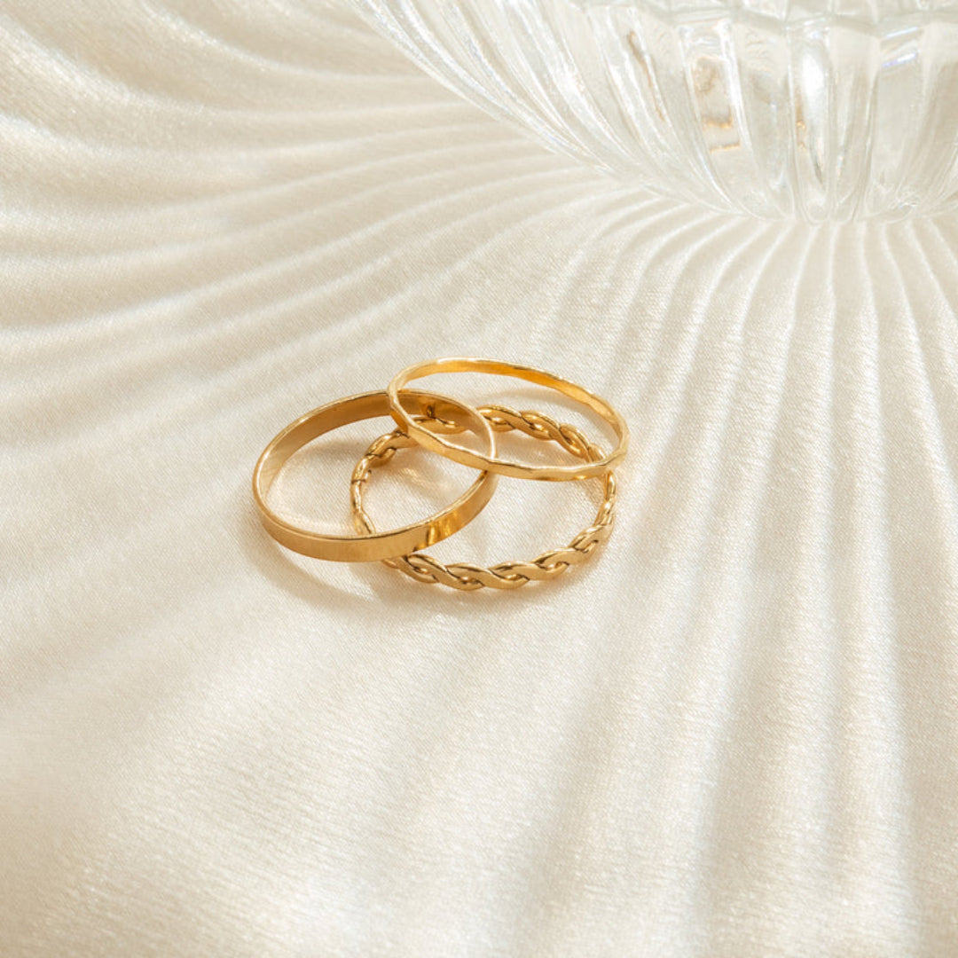 Minimalist Flat Band Ring